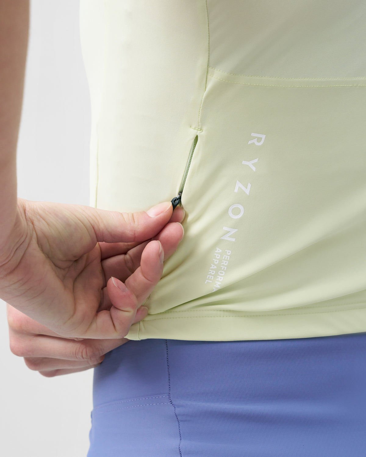 Vela Cycling Cropped Top Women