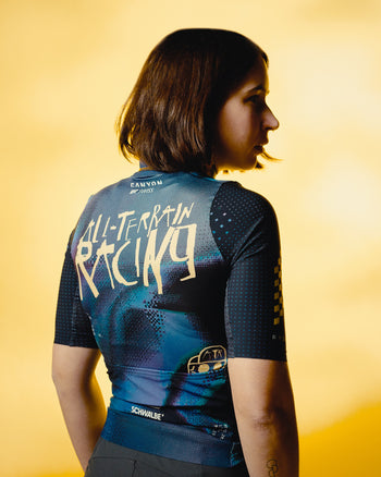 Lookbook Canyon x DT Swiss All-Terrain Racing Cycling Jersey Women 11