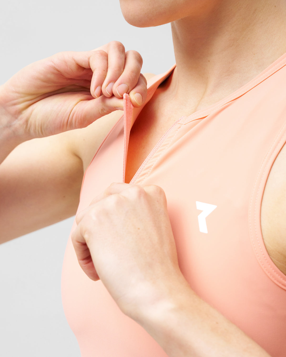 Vela Cycling Cropped Top Women