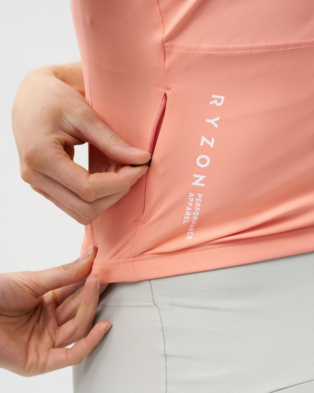 Vela Cycling Cropped Top Women